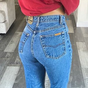 VINTAGE MOM JEANS